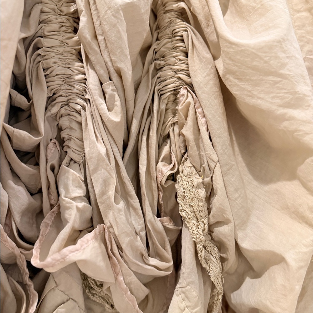 Elegant Cream Ruffled Dress - Picture 6 of 9